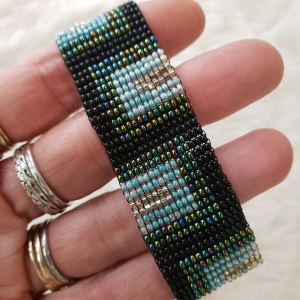 GEOMETRIC Design Bead Woven Bracelet Aqua Peacock Black